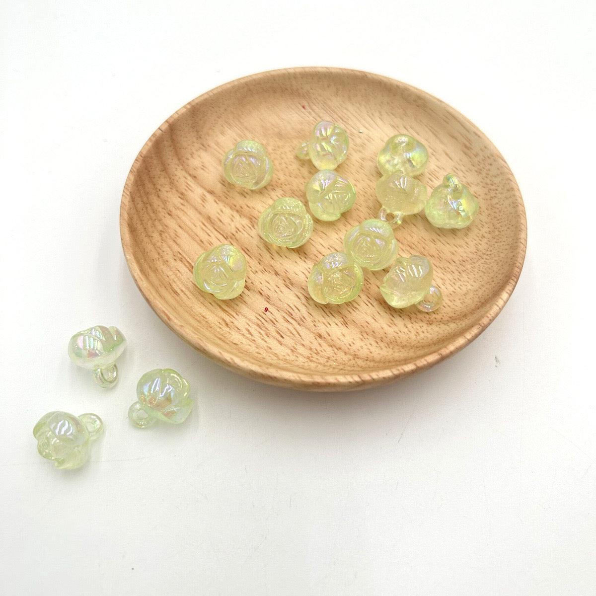 A.0739新着缶付き薔薇ビーズ 8色 夜光 14mm