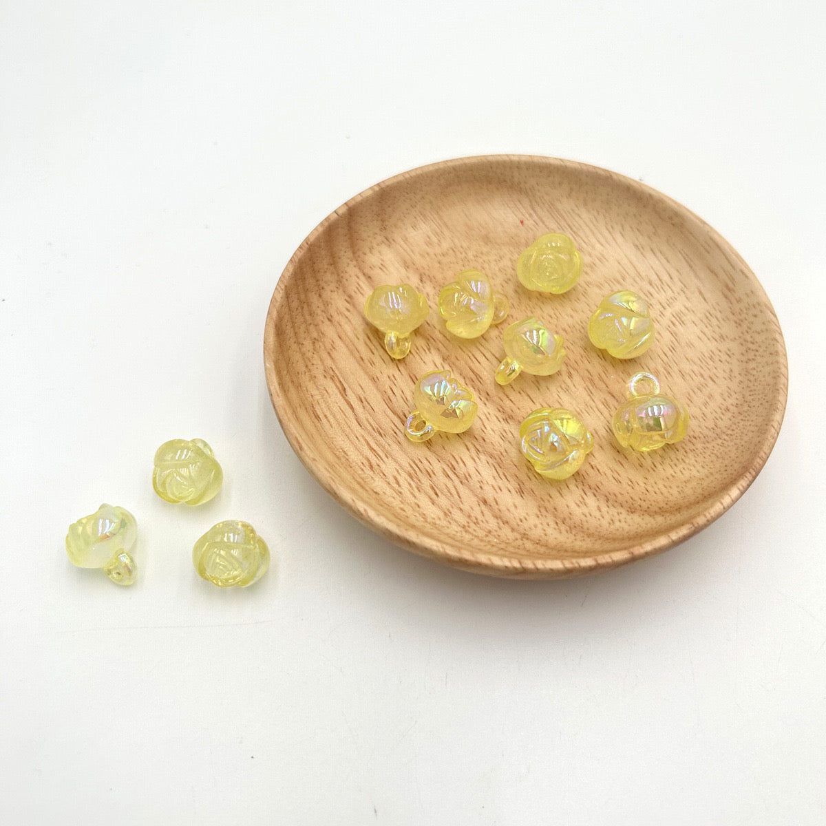 A.0739新着缶付き薔薇ビーズ 8色 夜光 14mm