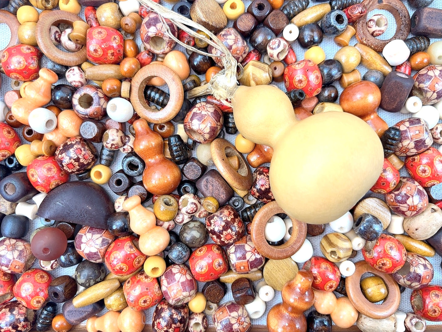 A.00001 996新作ビーズ:木の素材 お得