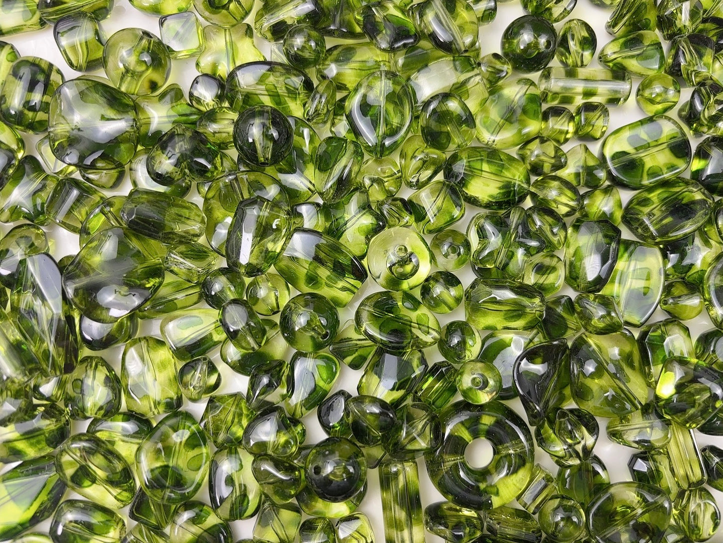 A.00001 881 新作アクリルビーズ:透明緑ヒョウ柄