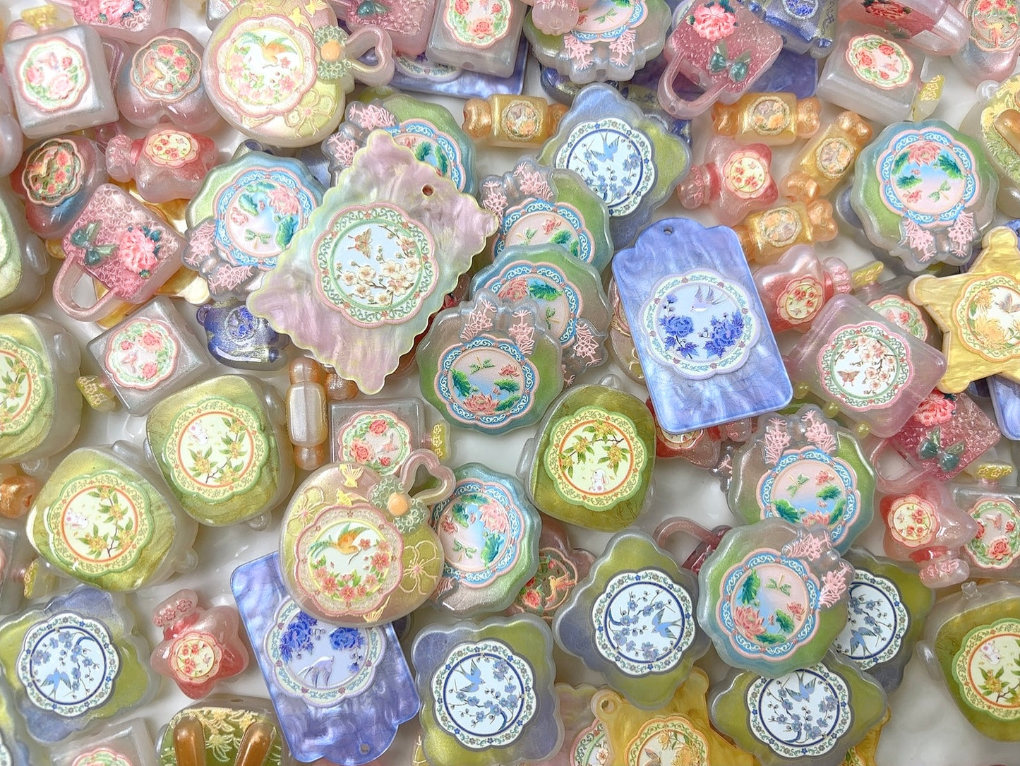 A.00001 834 新作ビーズ:花の世界【夜光浮彫】