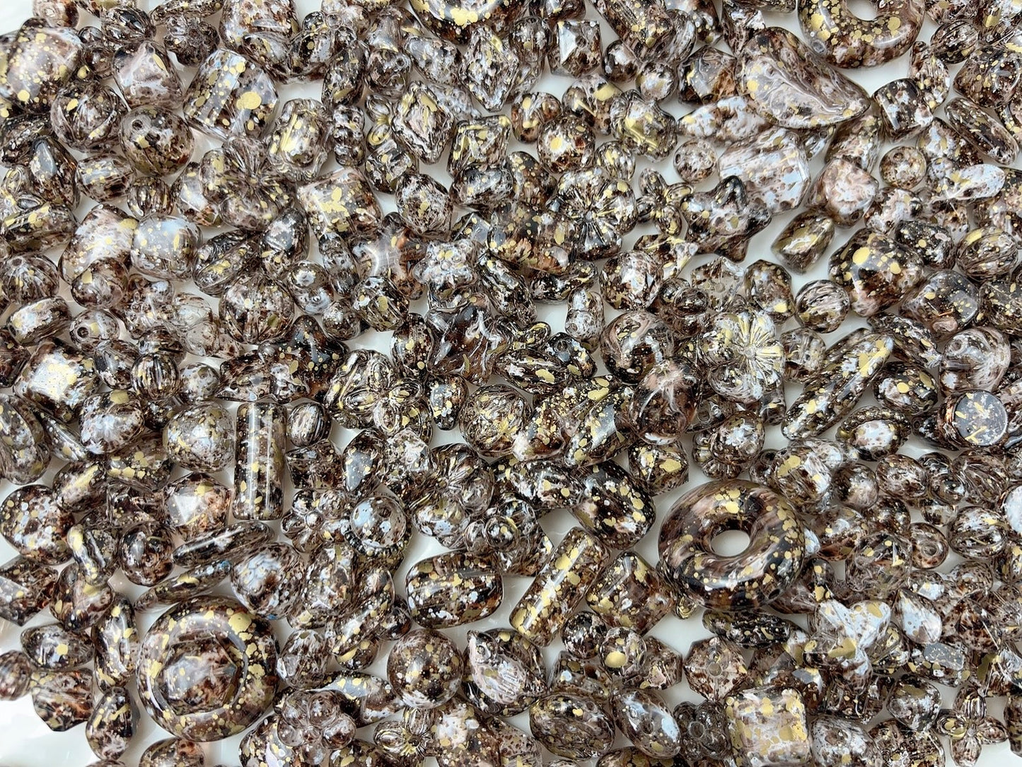 A.00001 877 新作アクリルビーズ：茶色