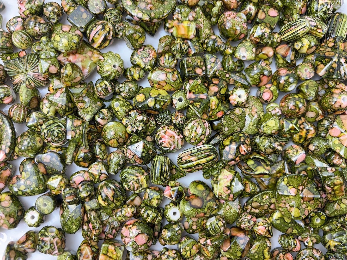 A.00001 879 新作アクリルビーズ：緑