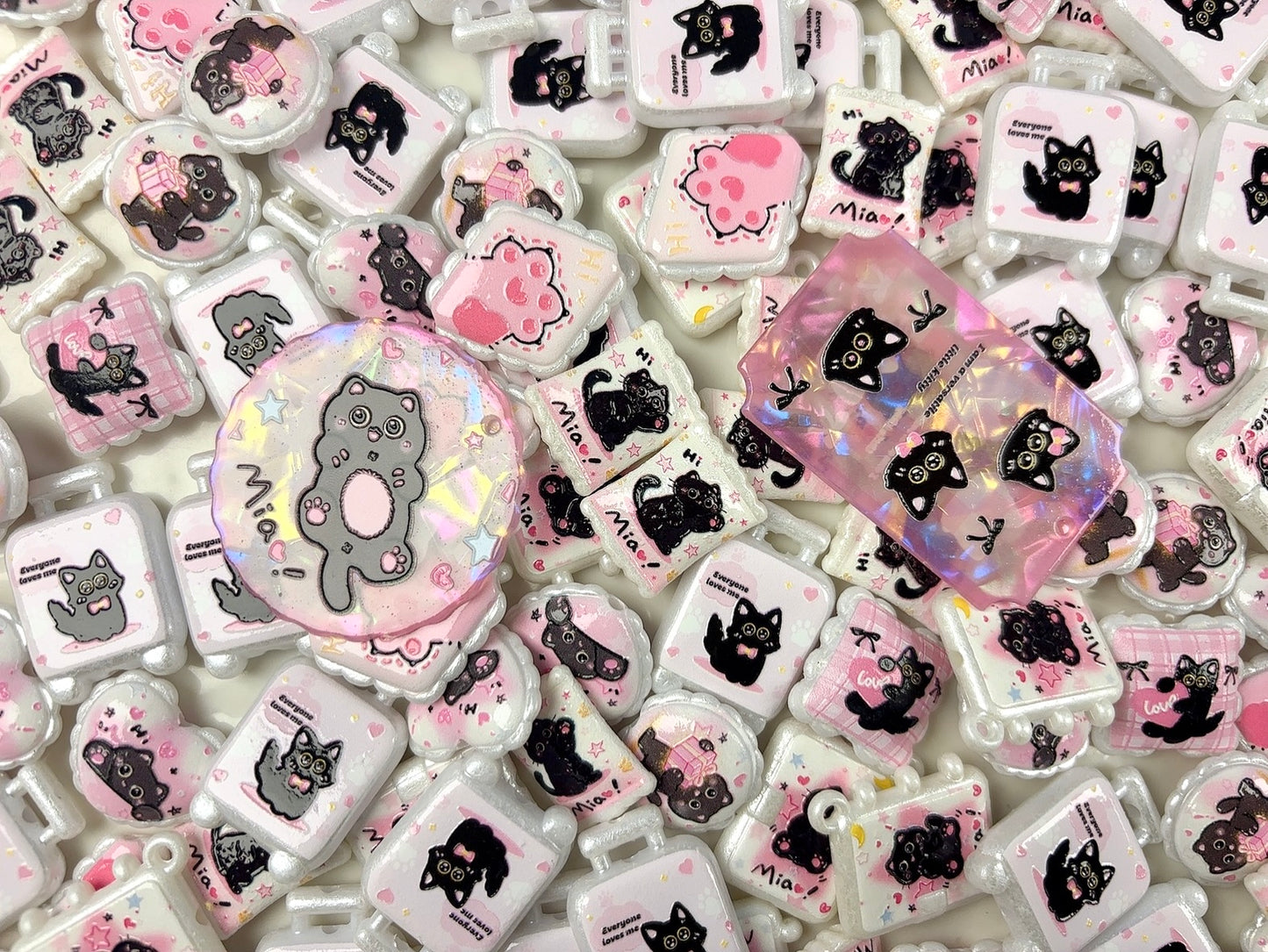 A.00001 812 新作ビーズ：猫だよ🐈🐱🐈‍⬛【浮彫】