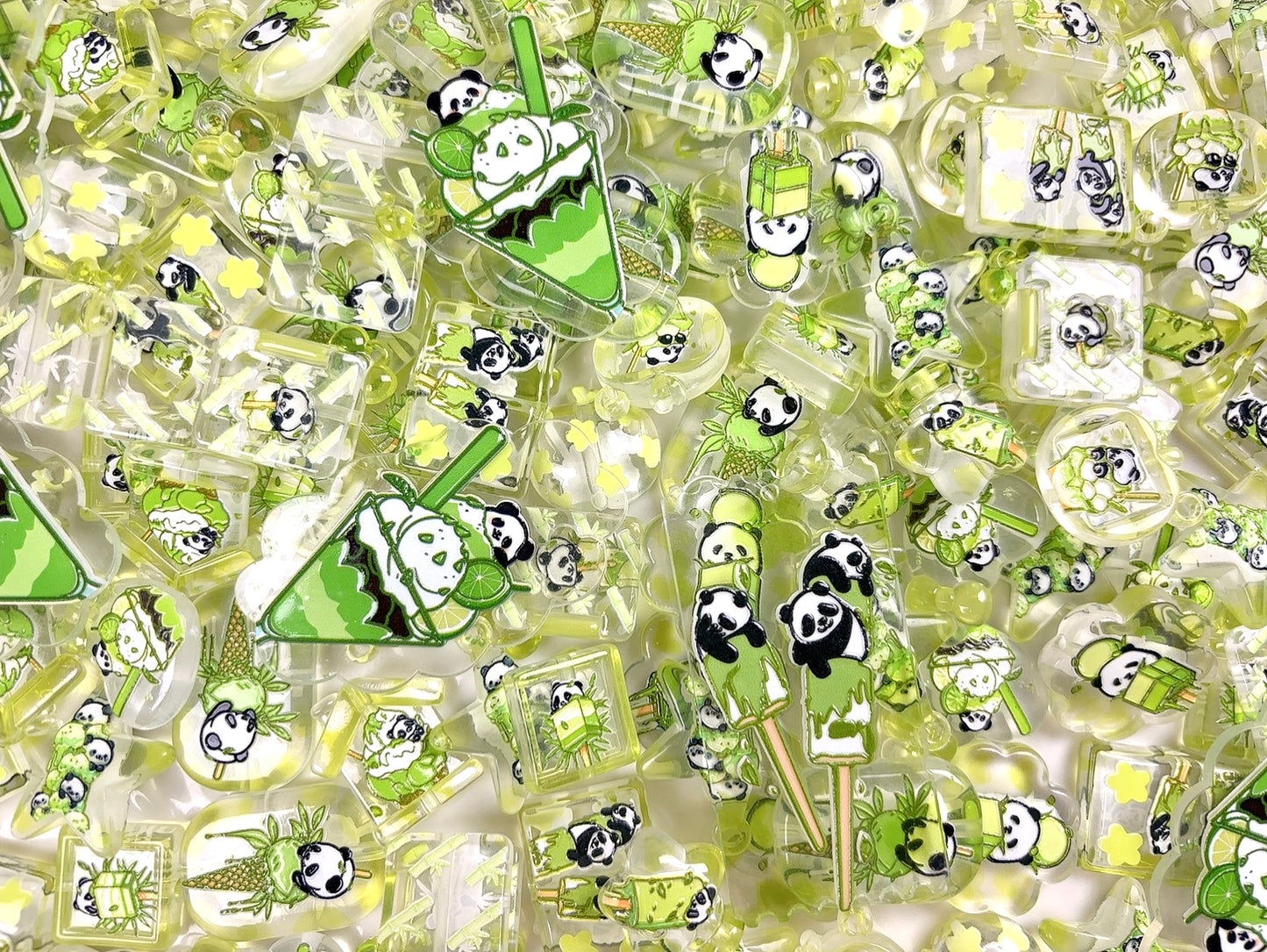 A.00001 697 新作ビーズ：パンダちゃん🐼