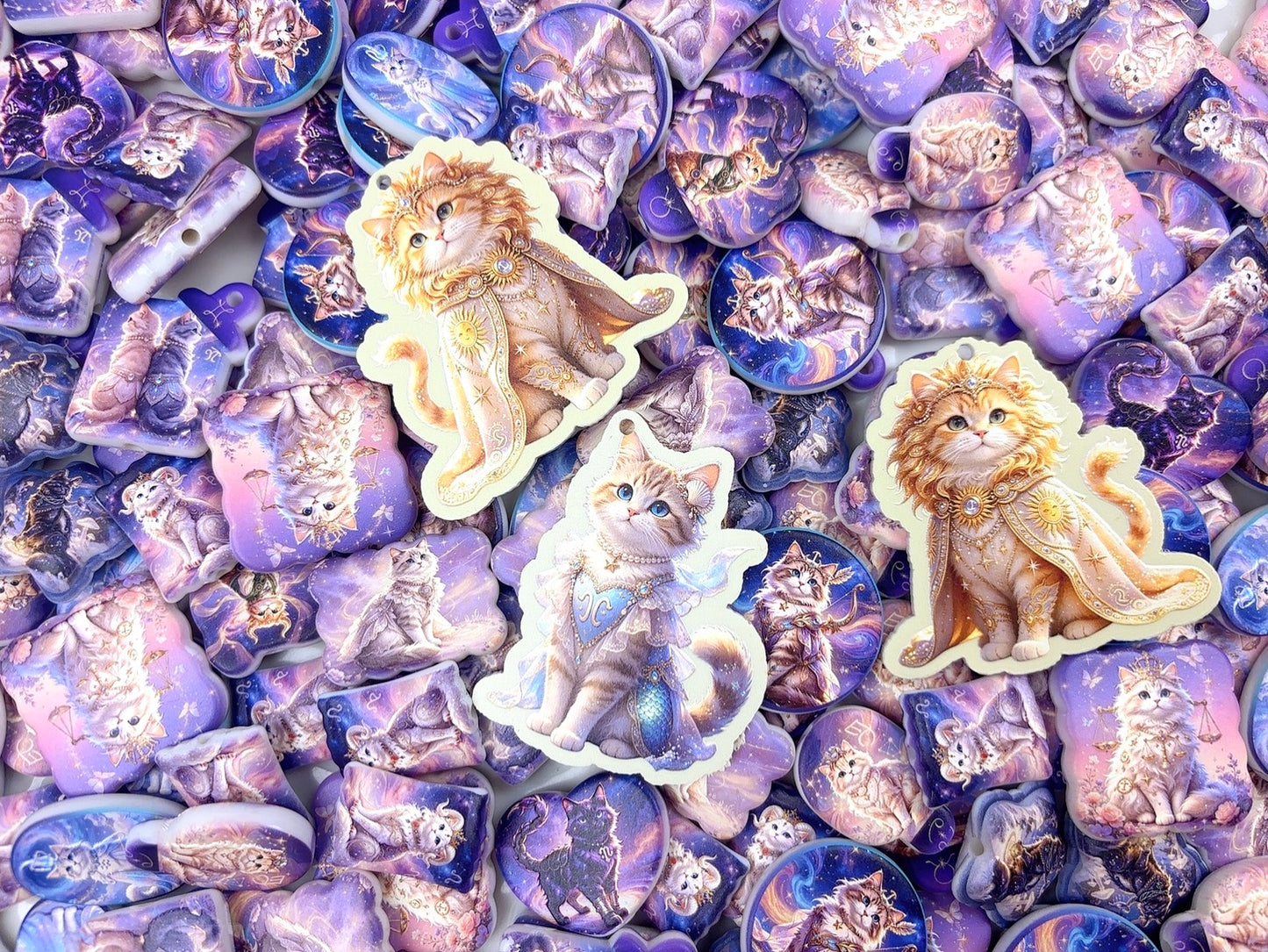 A.00001 651 新作ビーズ：星座の猫🐈‍⬛　女王様