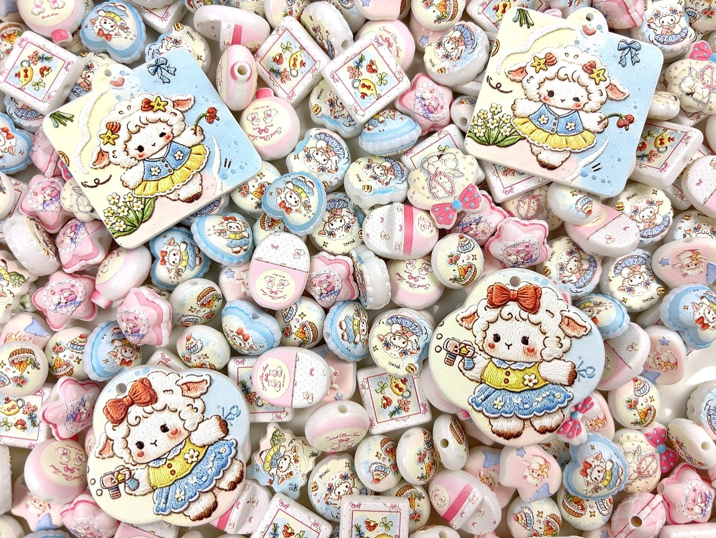 A.00001 748 新作ビーズ：ひつじちゃん🐏